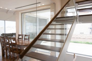 מדרגות קורת צד